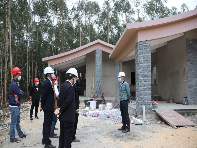 1584517811970495.jpg 廣東省茂名市獨立工礦區(qū)茂名露天礦環(huán)湖路改造及體育設施建設工程項目現場1.jpg